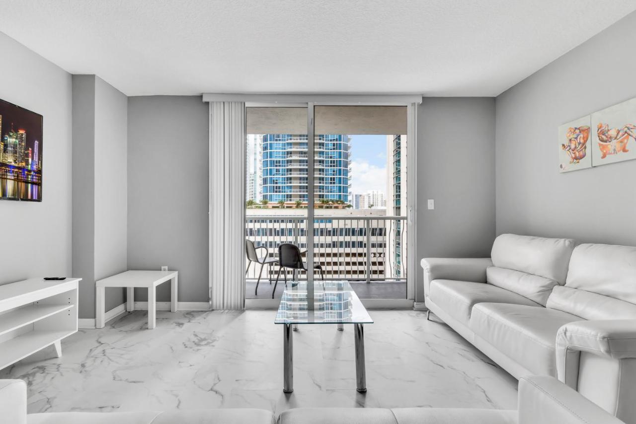 The Club At Brickell Bay Luxury Suites Miami Luaran gambar