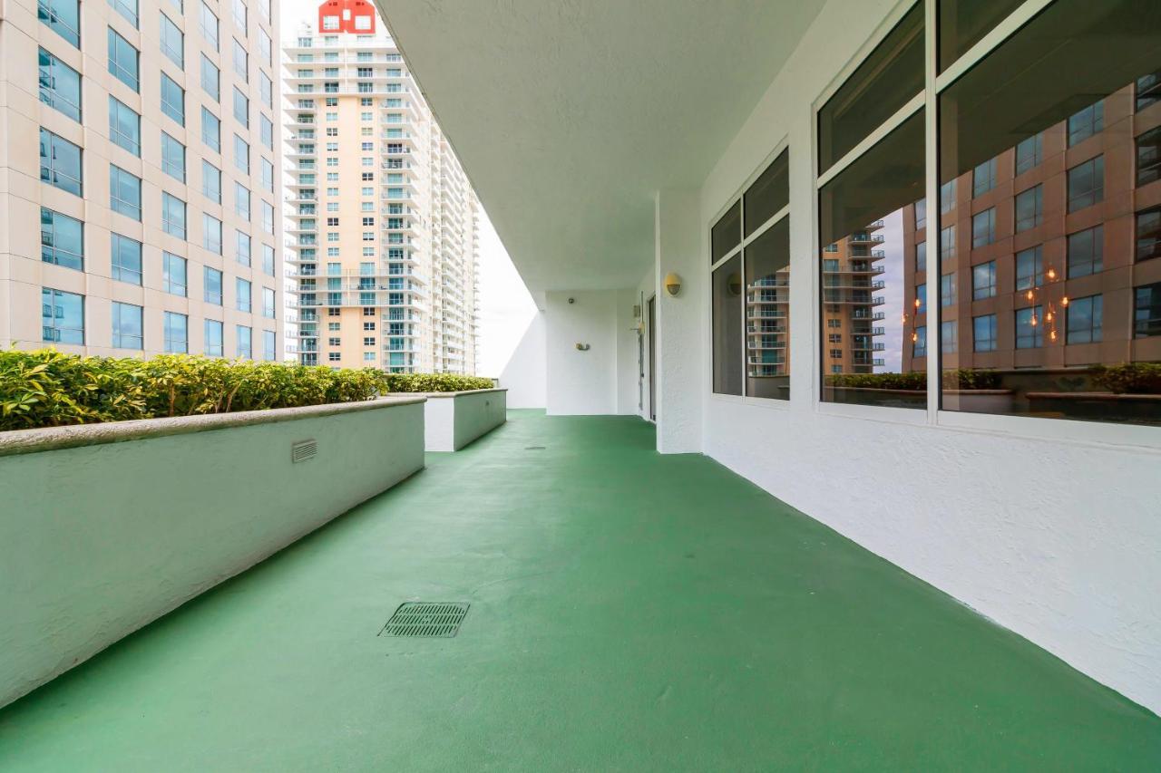 The Club At Brickell Bay Luxury Suites Miami Luaran gambar