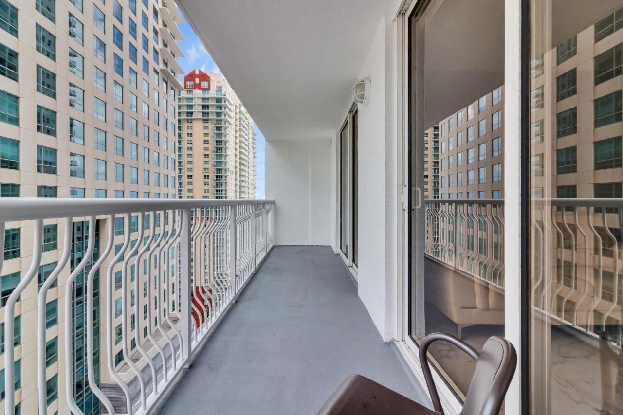 The Club At Brickell Bay Luxury Suites Miami Luaran gambar